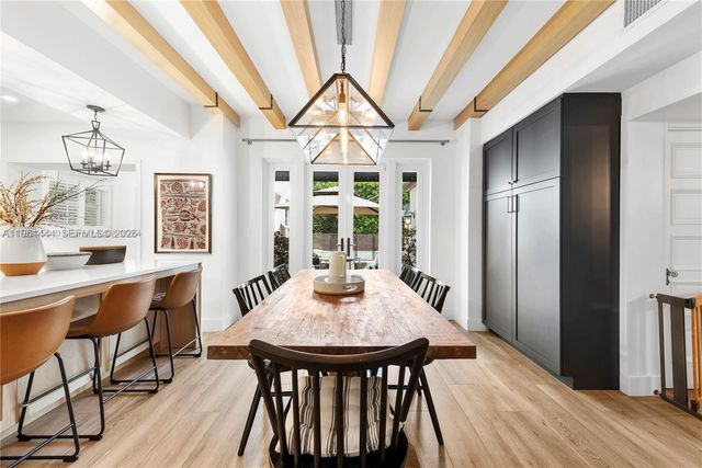 5621 Alton Rd, Miami Beach, FL 33140