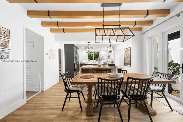 5621 Alton Rd, Miami Beach, FL 33140