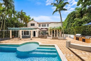 5621 Alton Rd, Miami Beach, FL 33140