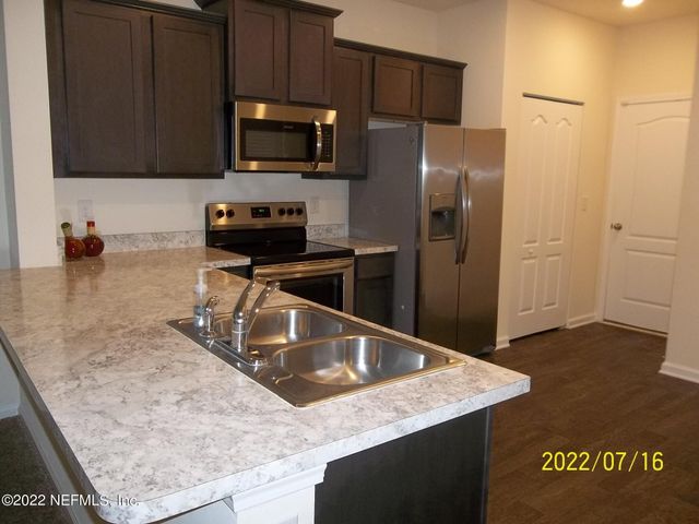 8073 ECHO SPRINGS Road, Jacksonville, FL 32256