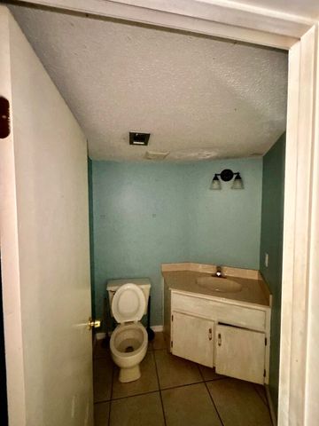 947 Ashley Lane, UNIT D, Fort Walton Beach, FL 32547