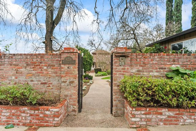 8218 Finisterre Ct, Fair Oaks, CA 95628