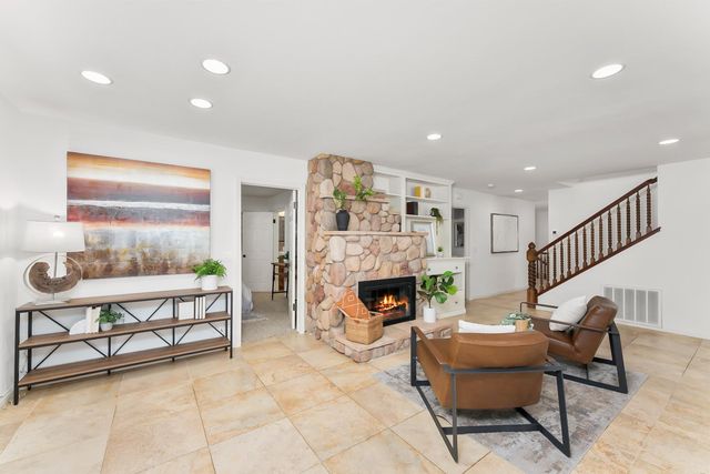 8218 Finisterre Ct, Fair Oaks, CA 95628