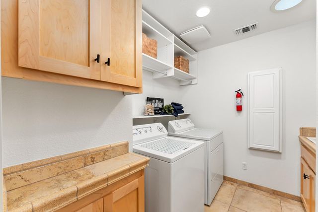 8218 Finisterre Ct, Fair Oaks, CA 95628