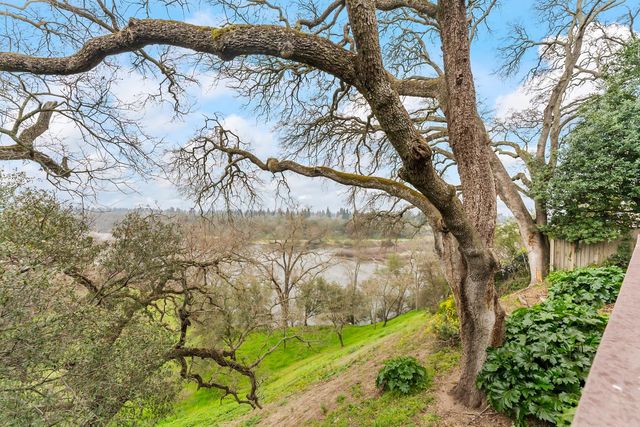 8218 Finisterre Ct, Fair Oaks, CA 95628