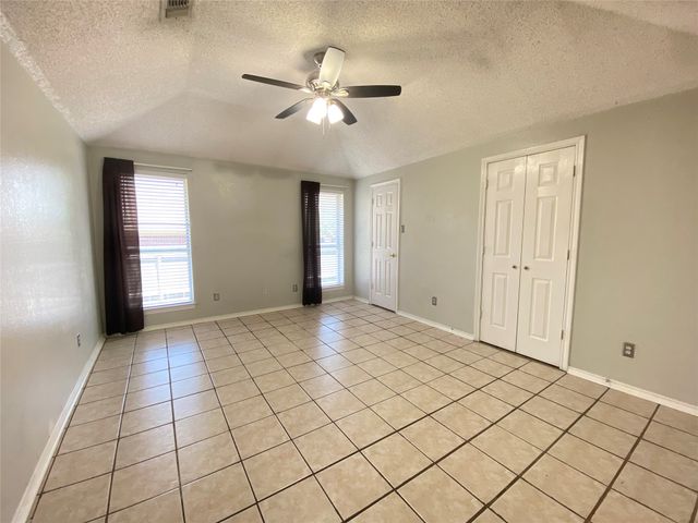 224 Los Angeles Drive, Glenn Heights, TX 75154