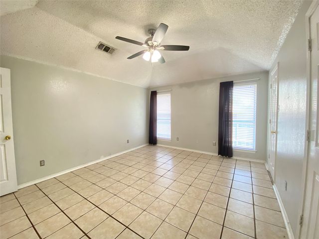 224 Los Angeles Drive, Glenn Heights, TX 75154
