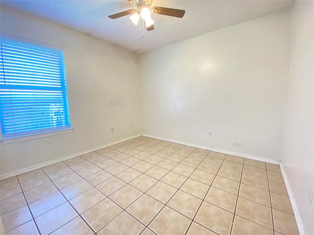224 Los Angeles Drive, Glenn Heights, TX 75154