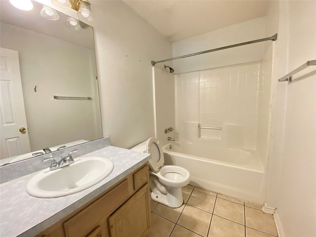 224 Los Angeles Drive, Glenn Heights, TX 75154