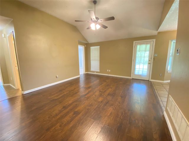 224 Los Angeles Drive, Glenn Heights, TX 75154