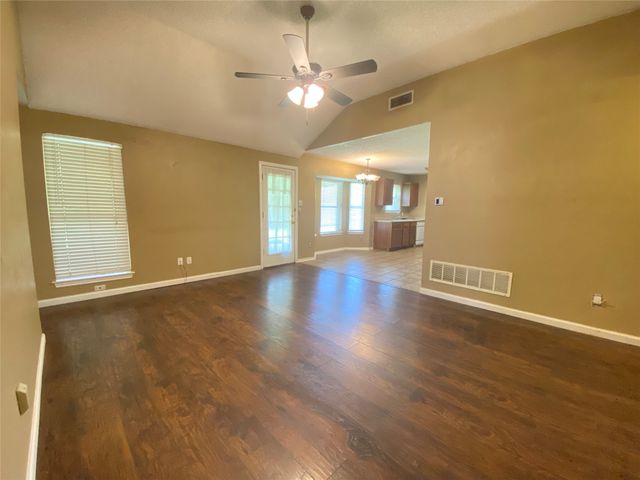 224 Los Angeles Drive, Glenn Heights, TX 75154