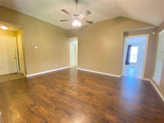 224 Los Angeles Drive, Glenn Heights, TX 75154
