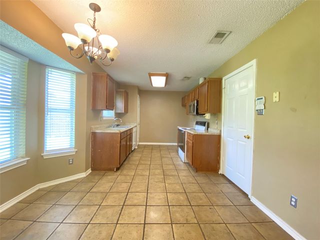 224 Los Angeles Drive, Glenn Heights, TX 75154