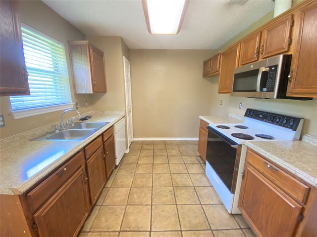 224 Los Angeles Drive, Glenn Heights, TX 75154