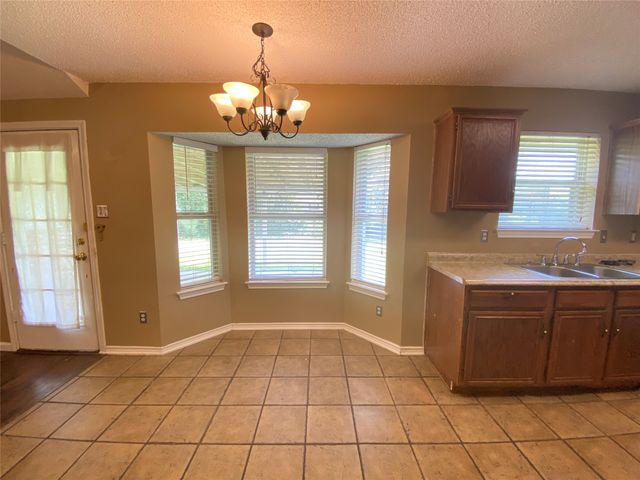 224 Los Angeles Drive, Glenn Heights, TX 75154