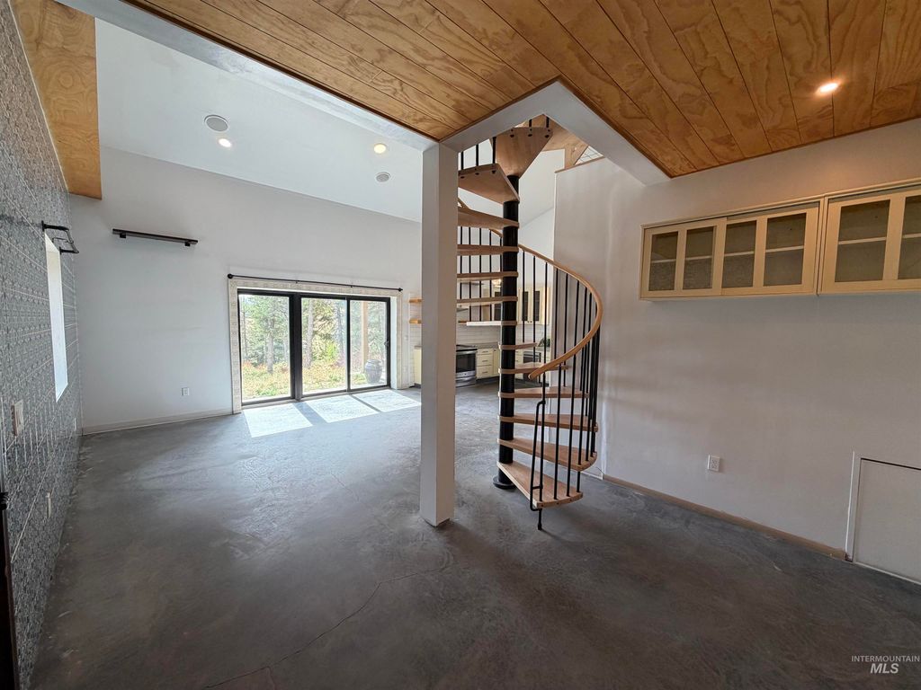 1004 Forest Lane, Princeton, ID 83857 photo 5