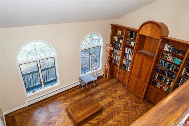 11 Baker Lane, Suffern, NY 10901