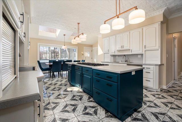 11 Baker Lane, Suffern, NY 10901