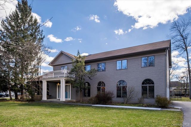 11 Baker Lane, Suffern, NY 10901