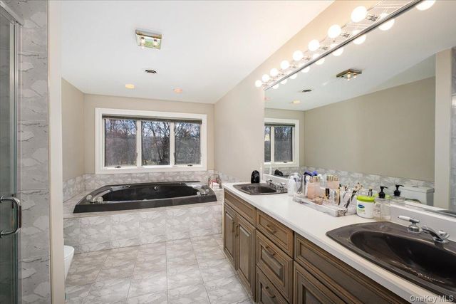 11 Baker Lane, Suffern, NY 10901