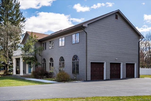 11 Baker Lane, Suffern, NY 10901