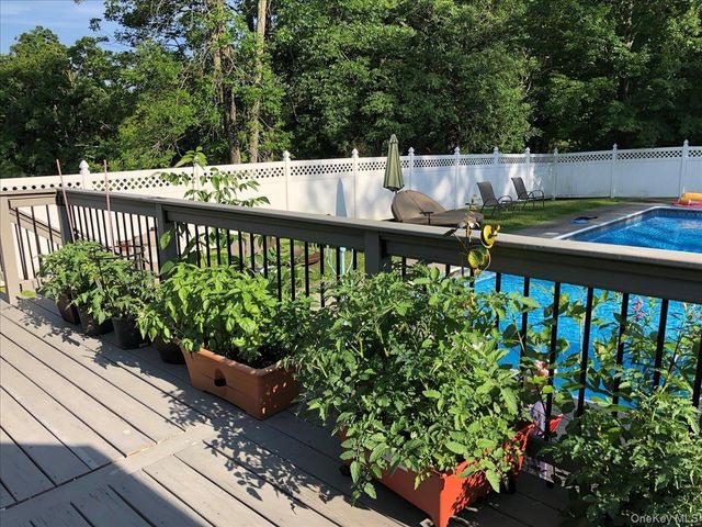 11 Baker Lane, Suffern, NY 10901