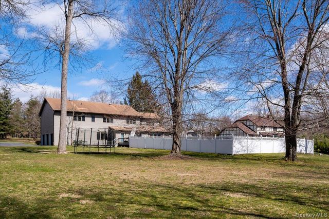 11 Baker Lane, Suffern, NY 10901