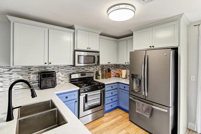 8153 La Almendra Way, Sacramento, CA 95823