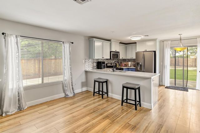 8153 La Almendra Way, Sacramento, CA 95823