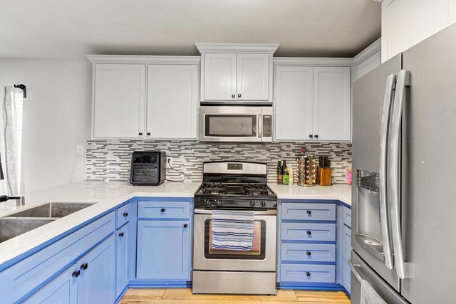 8153 La Almendra Way, Sacramento, CA 95823