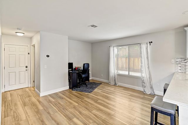 8153 La Almendra Way, Sacramento, CA 95823