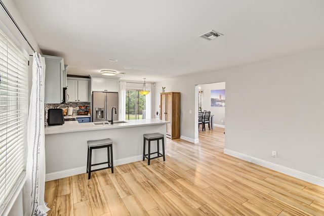 8153 La Almendra Way, Sacramento, CA 95823