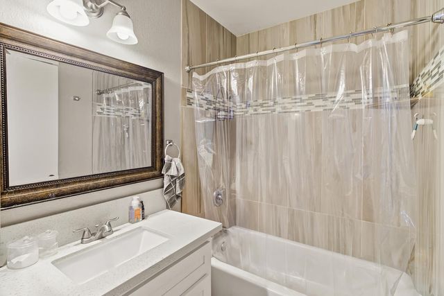 8153 La Almendra Way, Sacramento, CA 95823