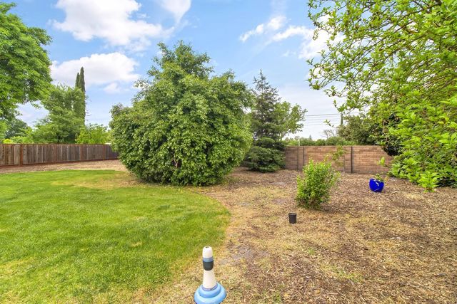 8153 La Almendra Way, Sacramento, CA 95823