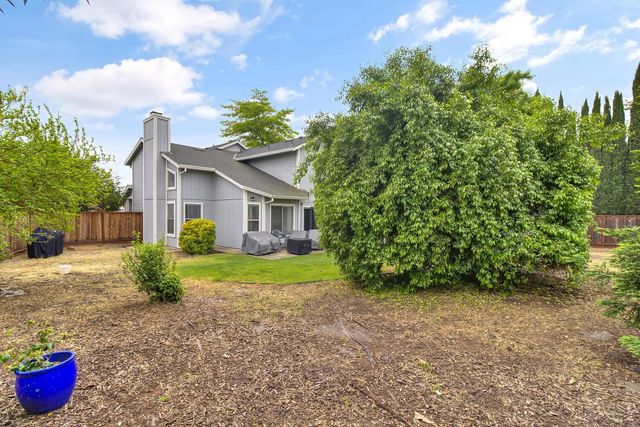 8153 La Almendra Way, Sacramento, CA 95823