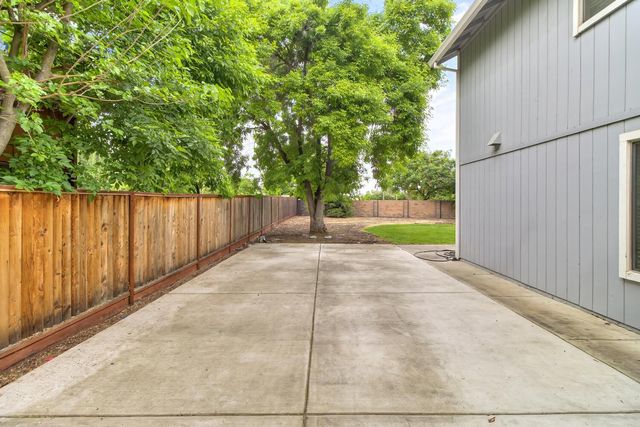 8153 La Almendra Way, Sacramento, CA 95823