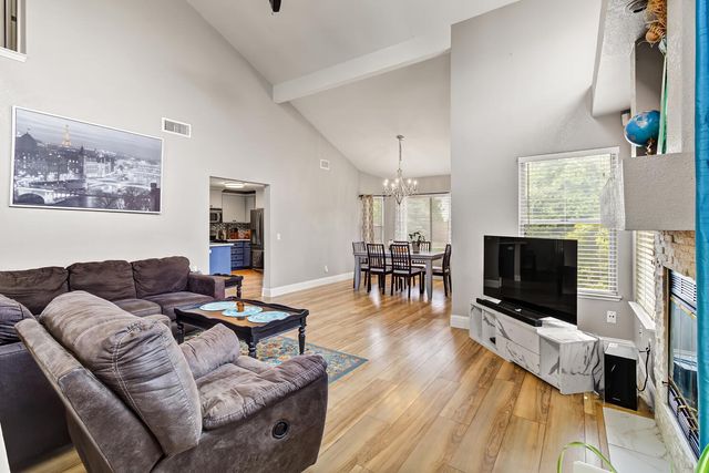 8153 La Almendra Way, Sacramento, CA 95823