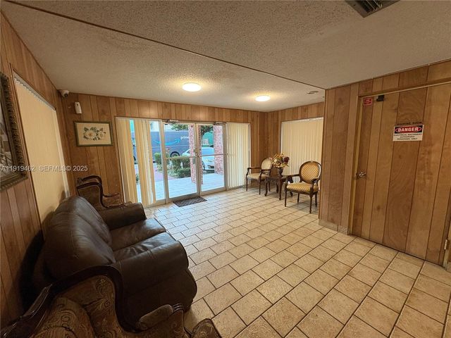 4801 NW 22nd Court 103, Lauderhill, FL 33313