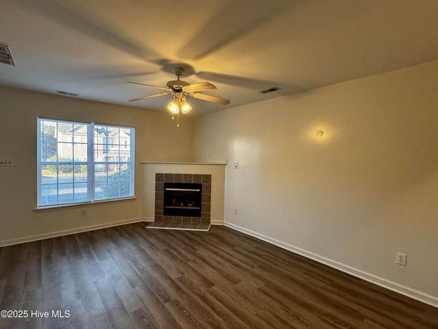 204 Meadowbrook Lane, Jacksonville, NC 28546