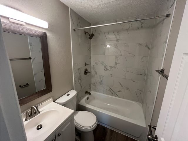 251 Prairie Vista Drive, Dallas, TX 75217