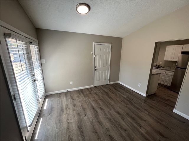 251 Prairie Vista Drive, Dallas, TX 75217
