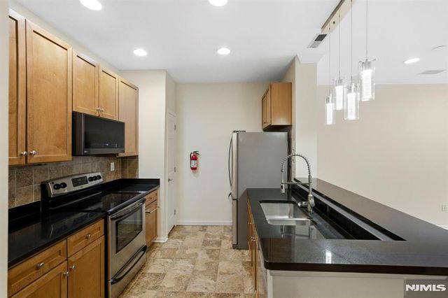 26 Ave At Port Imperial 117, West New York, NJ 07093