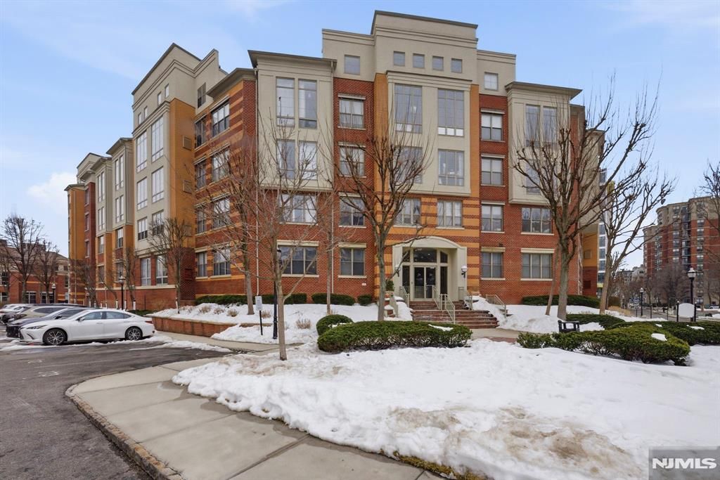 26 Ave At Port Imperial 117, West New York, NJ 07093