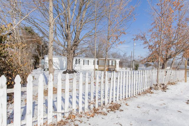 556 Dorris Rd, Portland, TN 37148