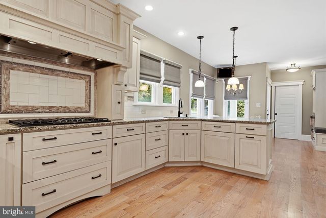706 THOMAS AVE, Riverton, NJ 08077