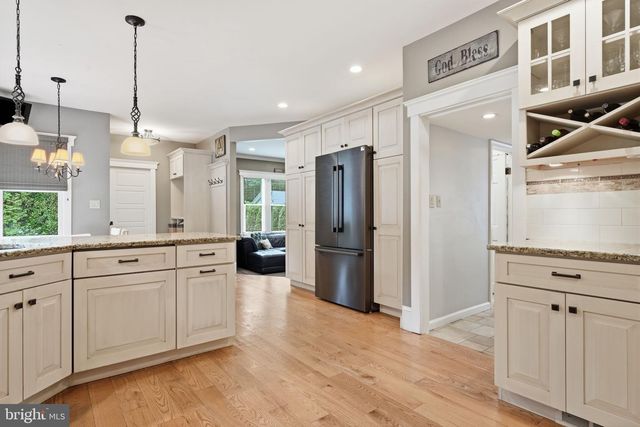 706 THOMAS AVE, Riverton, NJ 08077
