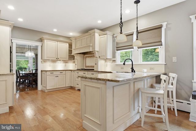 706 THOMAS AVE, Riverton, NJ 08077