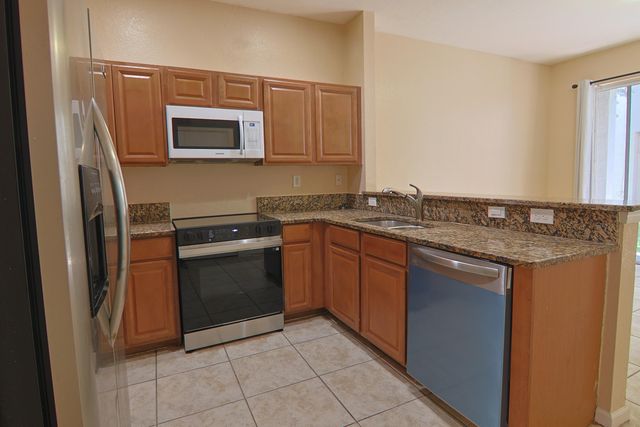 21211 NW 14th Place 3-27, Miami Gardens, FL 33169