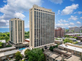 5201 S CORNELL Avenue 27D, Chicago, IL 60615