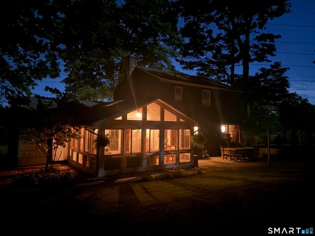 9 Chimney Drive, Bethel, CT 06801